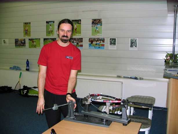 a Vypletení squash rakety
